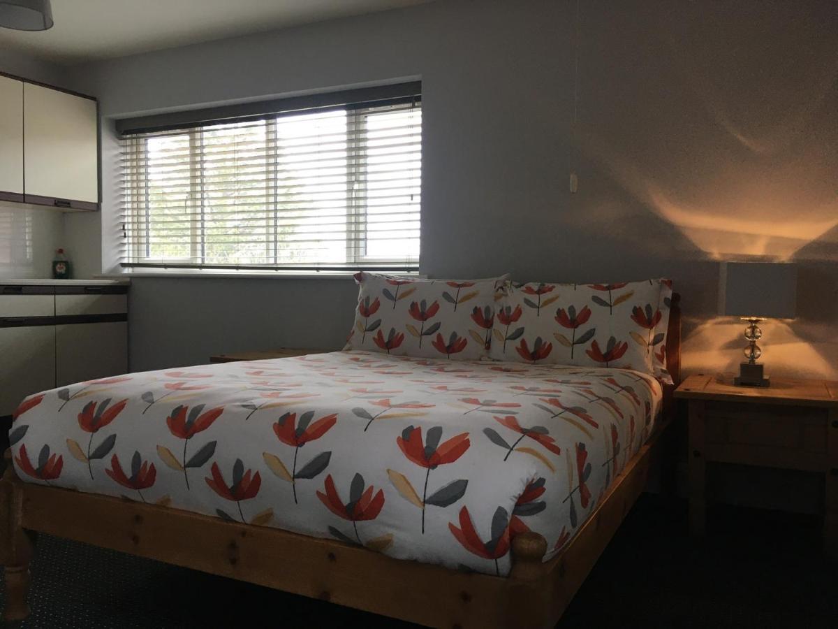 T & J Motel Lamberhurst Buitenkant foto